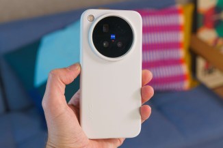 The case is solid and has a nice little cutout for the camera aperture inscription