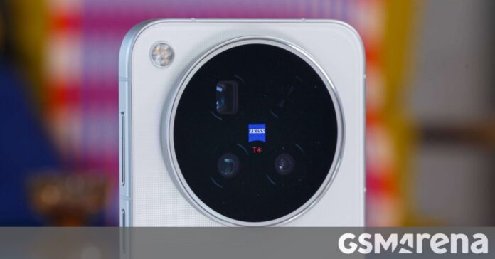 vivo X500 Pro: un'anteprima del nuovo smartphone compatto e potente vivo X500 Pro: un'anteprima del nuovo smartphone compatto e potente