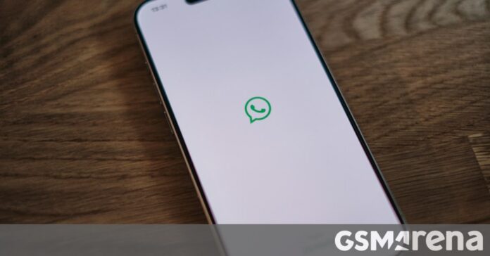 WhatsApp lancia il nuovo hub multimediale su iOS per gestire foto e video