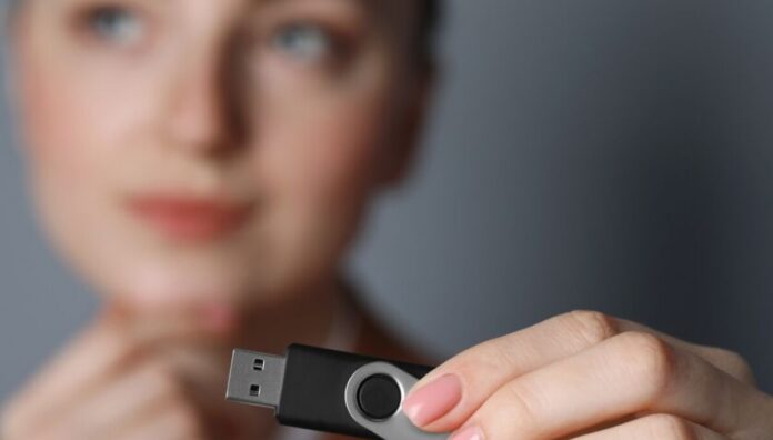 SparkyOS: una distribuzione Arch leggera da utilizzare direttamente da pendrive SparkyOS: una distribuzione Arch leggera da utilizzare direttamente da pendrive